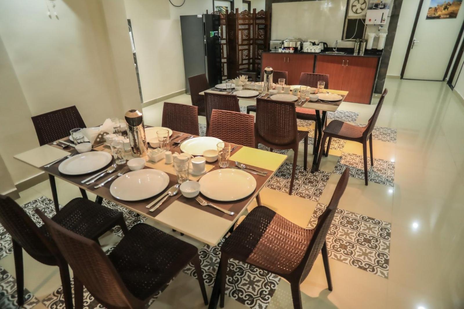 Pretty Garden View Apartment 3Bhk Furnished Flat Near Kashi Vishwanath Temple พาราณสี ภายนอก รูปภาพ
