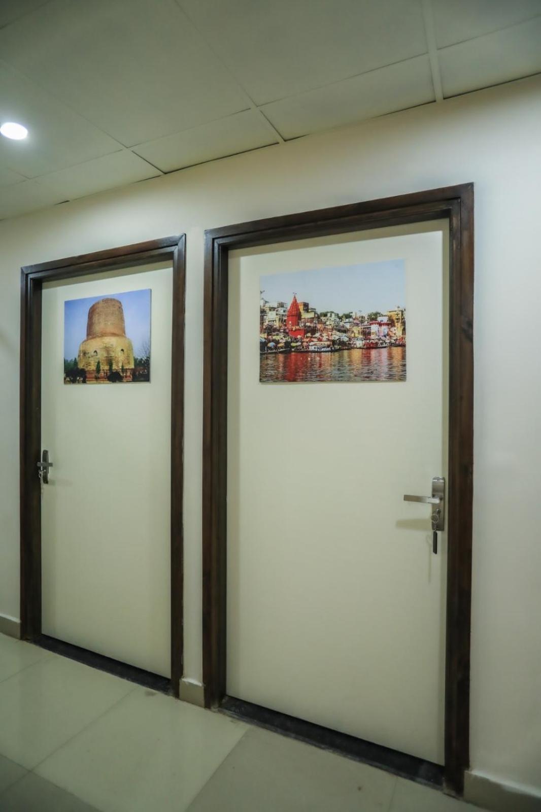 Pretty Garden View Apartment 3Bhk Furnished Flat Near Kashi Vishwanath Temple พาราณสี ภายนอก รูปภาพ