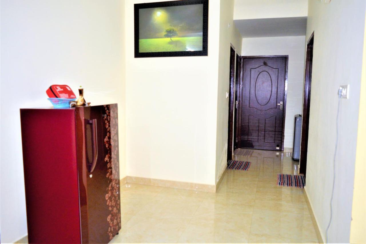 Pretty Garden View Apartment 3Bhk Furnished Flat Near Kashi Vishwanath Temple พาราณสี ภายนอก รูปภาพ