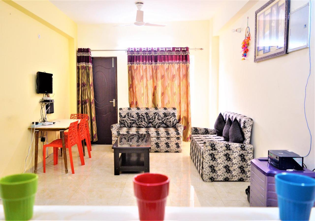 Pretty Garden View Apartment 3Bhk Furnished Flat Near Kashi Vishwanath Temple พาราณสี ภายนอก รูปภาพ