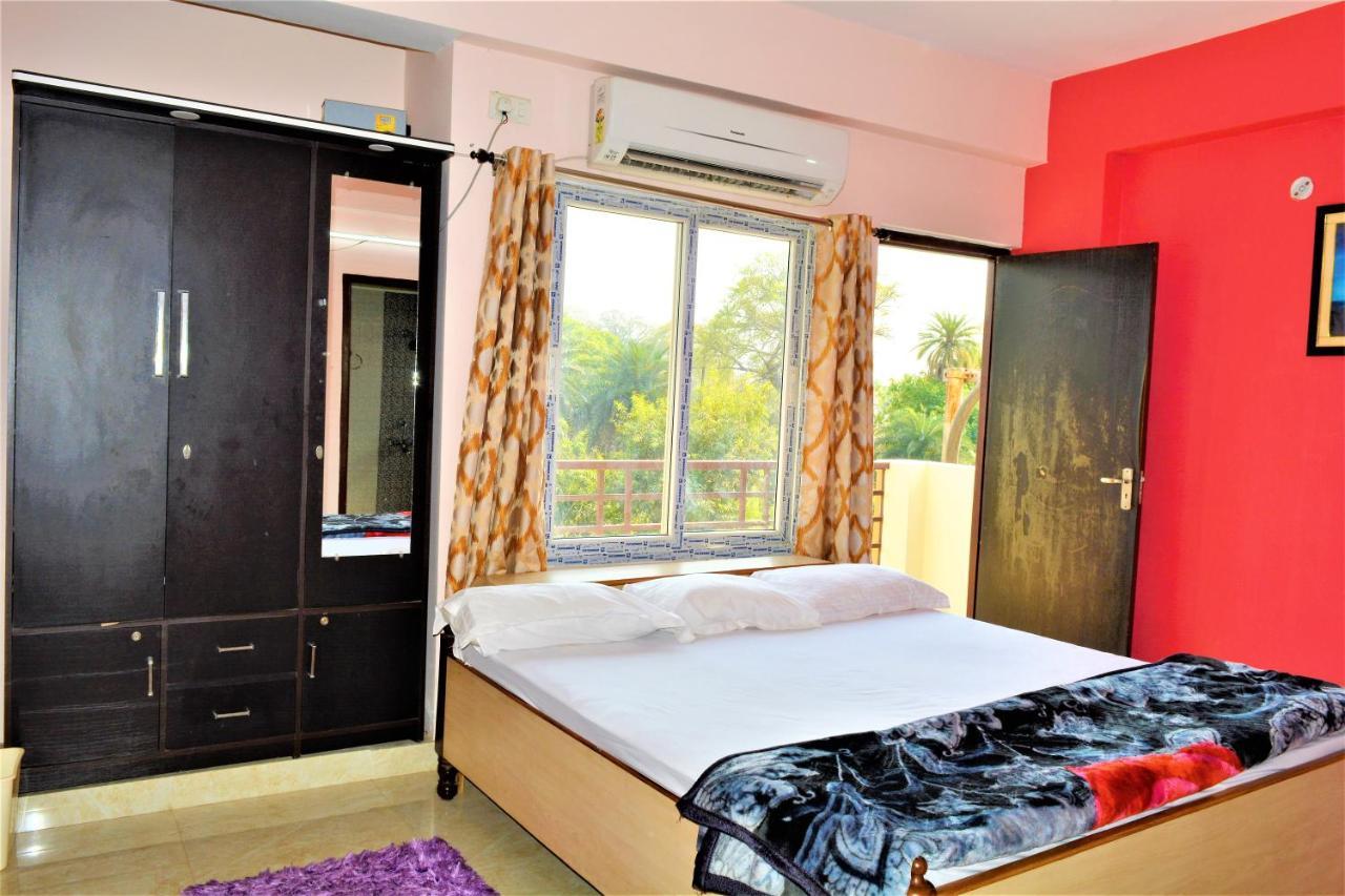 Pretty Garden View Apartment 3Bhk Furnished Flat Near Kashi Vishwanath Temple พาราณสี ภายนอก รูปภาพ